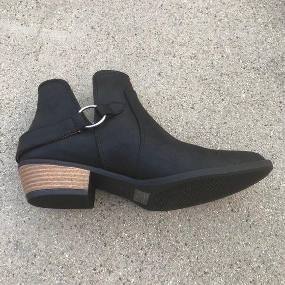 Limited Qupid black Ankle BOOTIE with silvr buckle - Picture 5 of 6